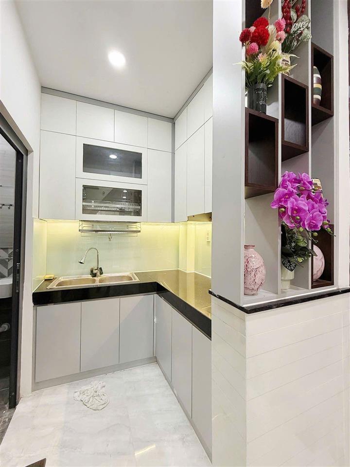 3 tỷshr lý phục man hẻm xe hơi