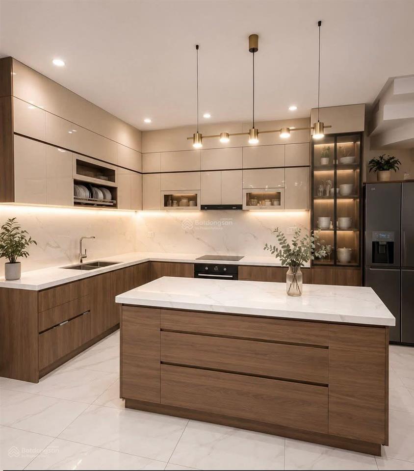 Nguyễn văn linh  hẻm xe hơi
4 x 15