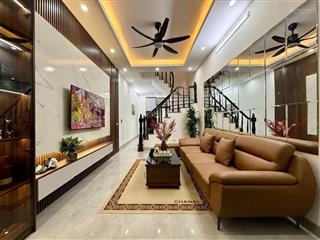 Tầm tiền hiếm 6,5 .t.ỷ. nhà gần phố chỉ vài bước ra ô tô | phan đình giót