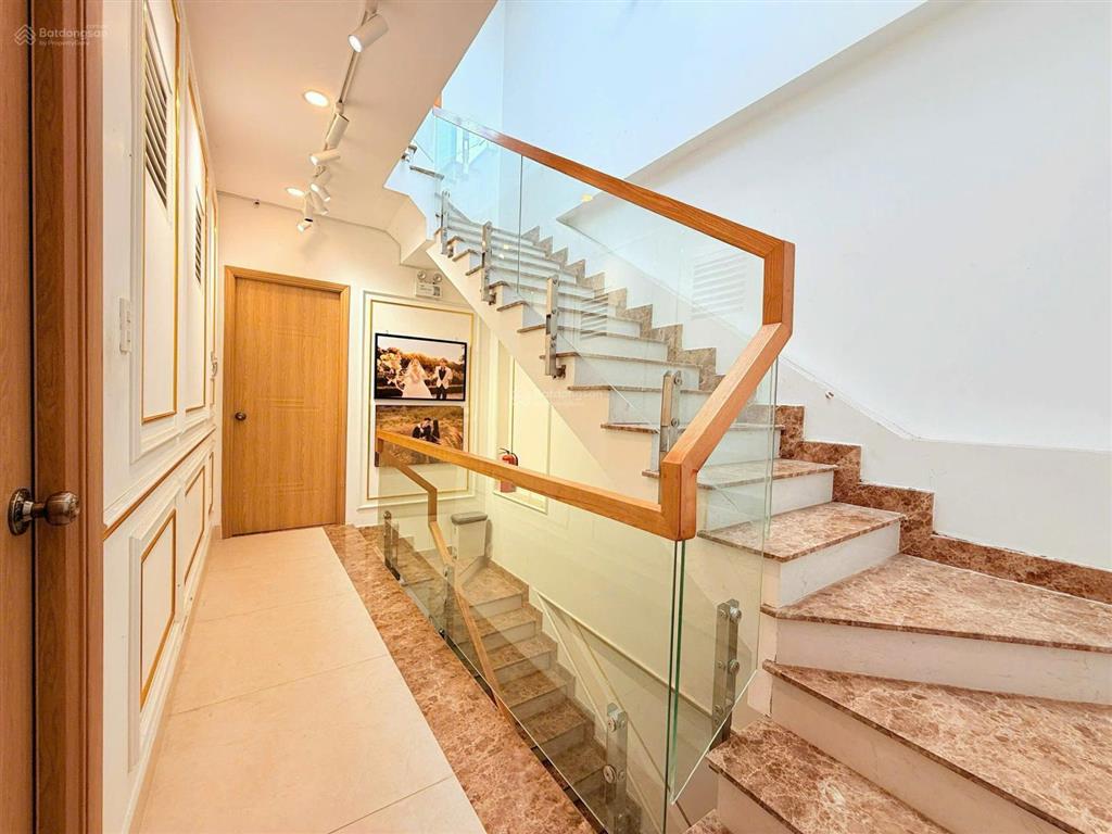 Bán nhà hxh 1162 trường sa, q phú nhuận, 4.6x18m, 5 tầng mới chỉ 21.5 tỷ