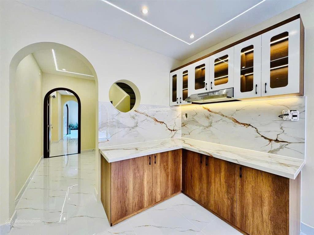 Nhà ngay công viên lê văn tám trên đường trương quyền hẻm ô tô 4m