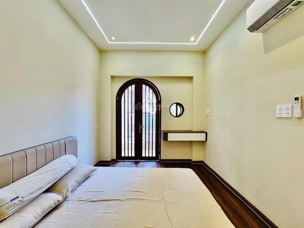 Nhà ngay công viên lê văn tám trên đường trương quyền hẻm ô tô 4m