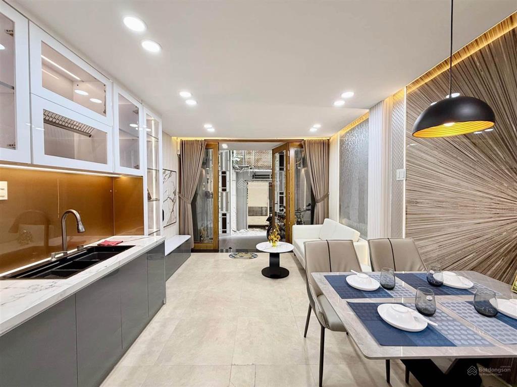 Nhà gần ngay mặt tiền đường xô viết nghệ tĩnh, bình thạnh