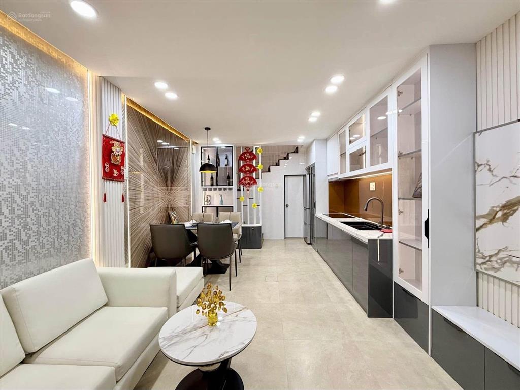 Nhà gần ngay mặt tiền đường xô viết nghệ tĩnh, bình thạnh