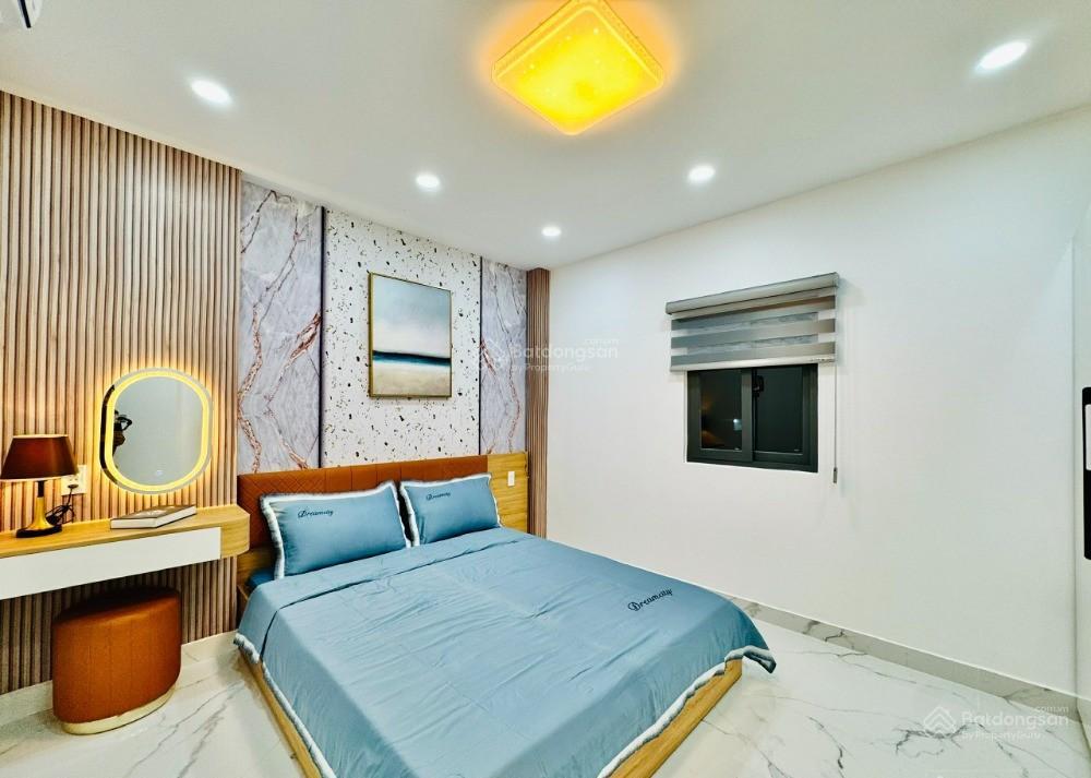 Bán nhà nguyễn gia trí, 6tỷ5, hẻm xe hơi, gần đh hutech, shr