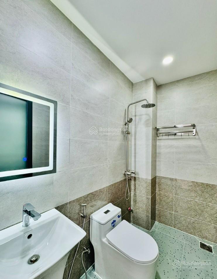 Bán nhà nguyễn gia trí, 6tỷ5, hẻm xe hơi, gần đh hutech, shr