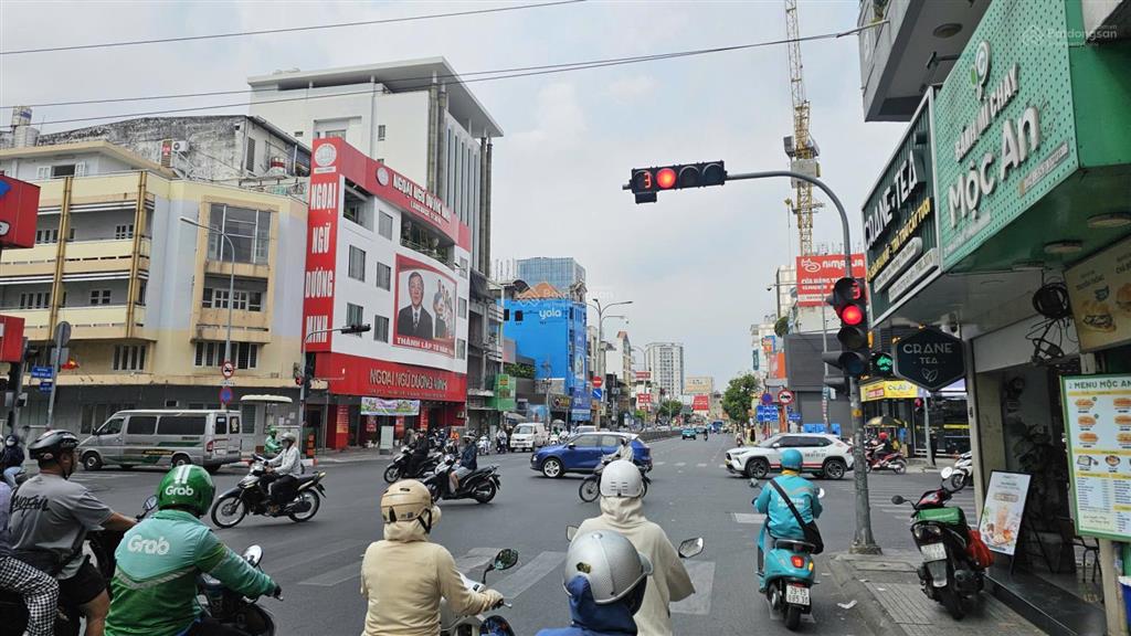 Bán nhà riêng tại phan đăng lưu, 6,45 tỷ, 30,4 m2, giá ưu đãi, view đẹp