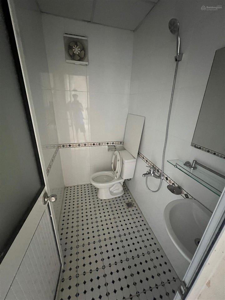 Nhà em còn thừa 1 căn chung cư không ở cần thanh lý 3 tỷ. diện tích 58m2. sổ đỏ vĩnh viễn