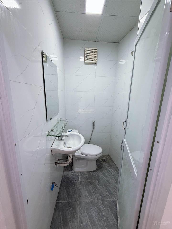 Bán nhà mới xây, 4 tầng, 5 tỷ, diện tích 30m