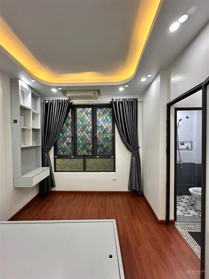Bán nhà mới xây, 4 tầng, 5 tỷ, diện tích 30m