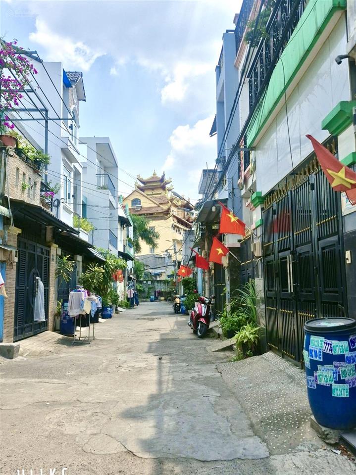 Bán nhà 3 tầng, 50m2, hẻm oto, đường số 9 linh xuân thủ đức, 5,1 tỷ