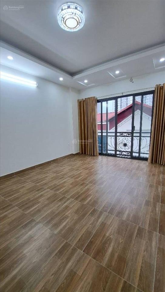 Siêu tiện ích  dòng tiền  trung tâm phố cổ ngọc lâm  56 m2  5 tầng  7 ngủ