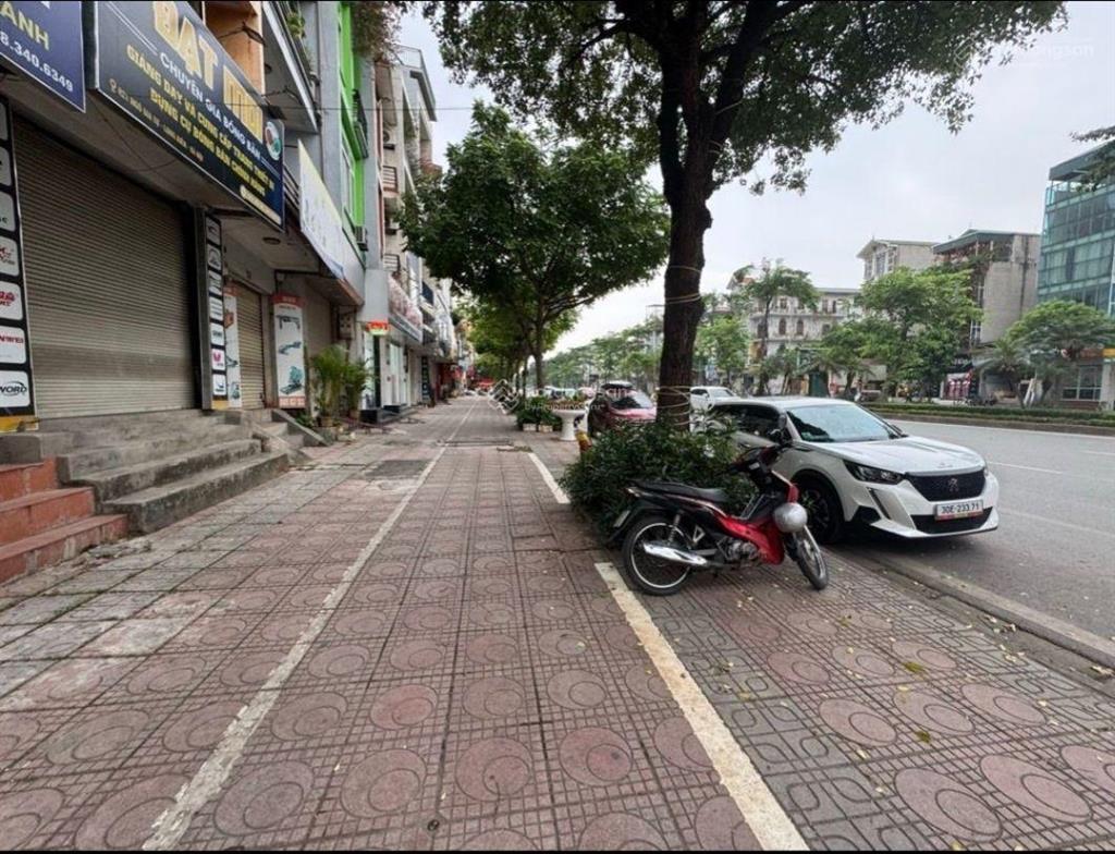 Lô góc  ô tô vào  ngõ thông  mặt tiền rộng  100 m2  ngô gia tự