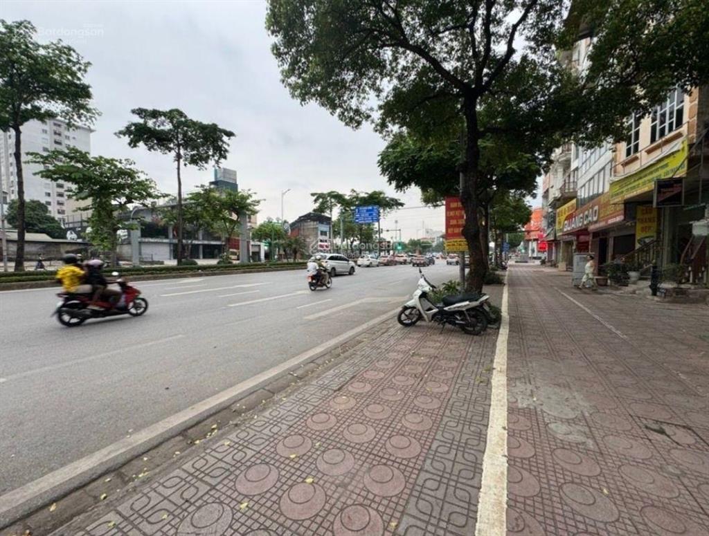 Lô góc  ô tô vào  ngõ thông  mặt tiền rộng  100 m2  ngô gia tự