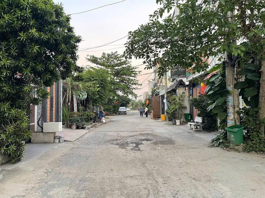 Bán nhà,đỗ xuân hợp q9,hẻm 8m,dt đất 82m2,giá 6.5 tỷ.