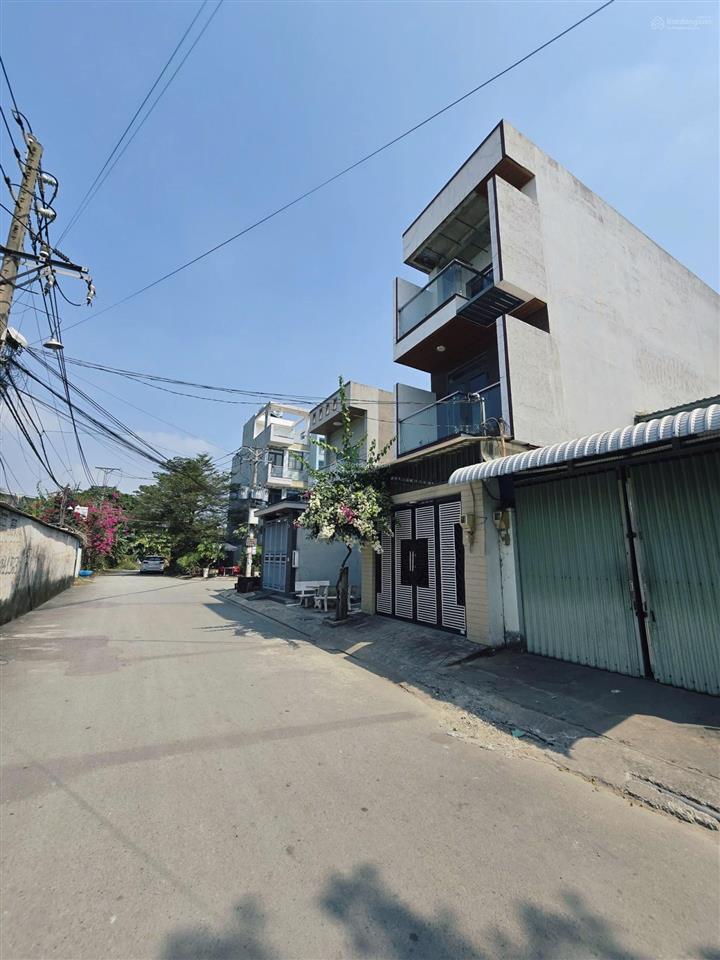 Chính chủ cần bán nhà 1 trệt 2 lầu 4pn hẻm 8m thông, hoàn công đầy đủ, sổ đang vay bank