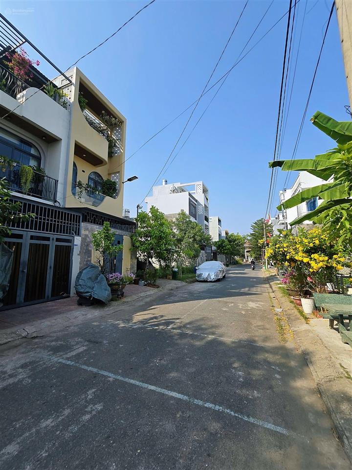 Bán đất 60m2 full thổ cư giá 2.95 tỷ hẻm thông 6m, sổ hồng riêng.