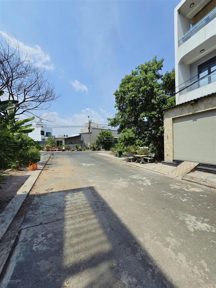 Bán đất long trường full thổ cư 75m2 hẻm 6m thông, sổ hồng riêng.