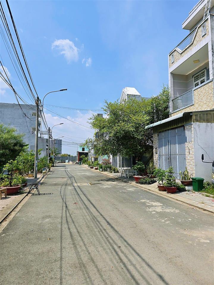 Đất lã xuân oai 56m2 hẻm 6m thông, sổ hồng riêng.