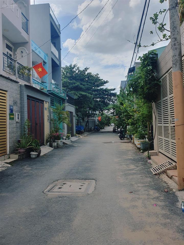Nhà 1 trệt 2 lầu 64m2 giá chỉ 4.5 tỷ. sổ hồng riêng, nội thật đầy đủ, hẻm 6m thông.