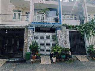 Nhà 1 trệt 2 lầu 64m2 giá chỉ 4.5 tỷ. sổ hồng riêng, nội thật đầy đủ, hẻm 6m thông.