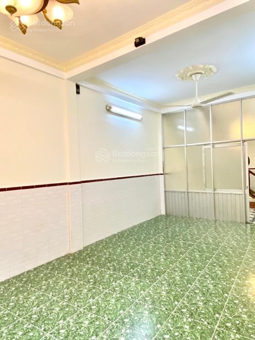 Hxh đẹp  huỳnh văn bánh  oto vào nhà  dt vàng (3.6 x15m)  chính chủ lâu đời  sổ nở hậu