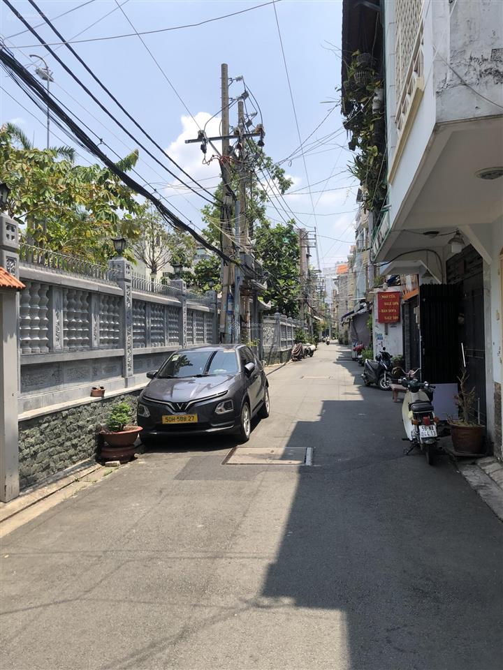 Hxh đẹp  huỳnh văn bánh  oto vào nhà  dt vàng (3.6 x15m)  chính chủ lâu đời  sổ nở hậu