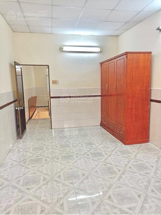 Hxh đẹp  huỳnh văn bánh  oto vào nhà  dt vàng (3.6 x15m)  chính chủ lâu đời  sổ nở hậu