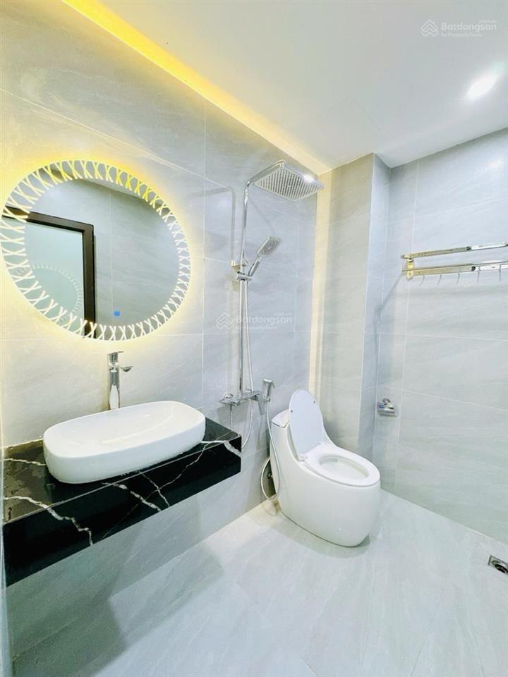 Bán nhà lô góc, otto ngủ trong nhà, độ chàng, quốc oai.dt 90m/2 5 tầngmt 5.5m.giá 7,7 tỷ.