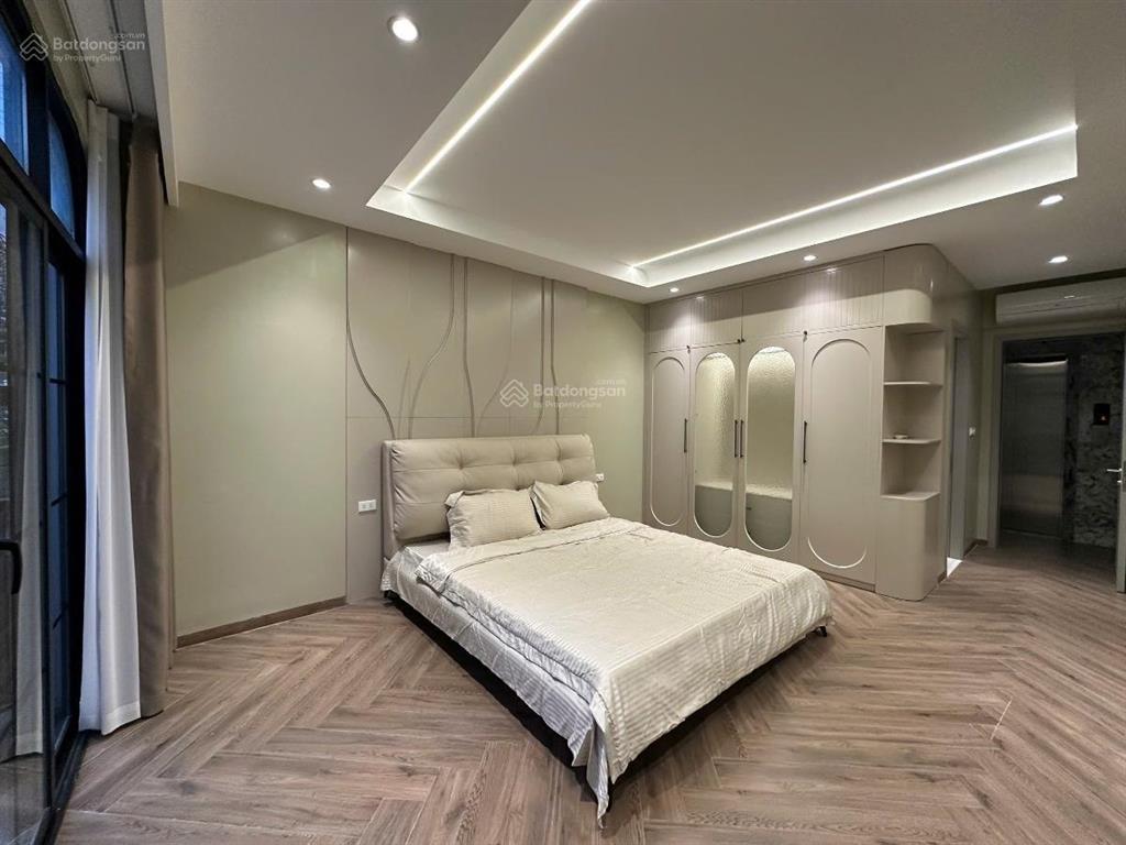 Bán nhà lô góc, otto ngủ trong nhà, độ chàng, quốc oai.dt 90m/2 5 tầngmt 5.5m.giá 7,7 tỷ.