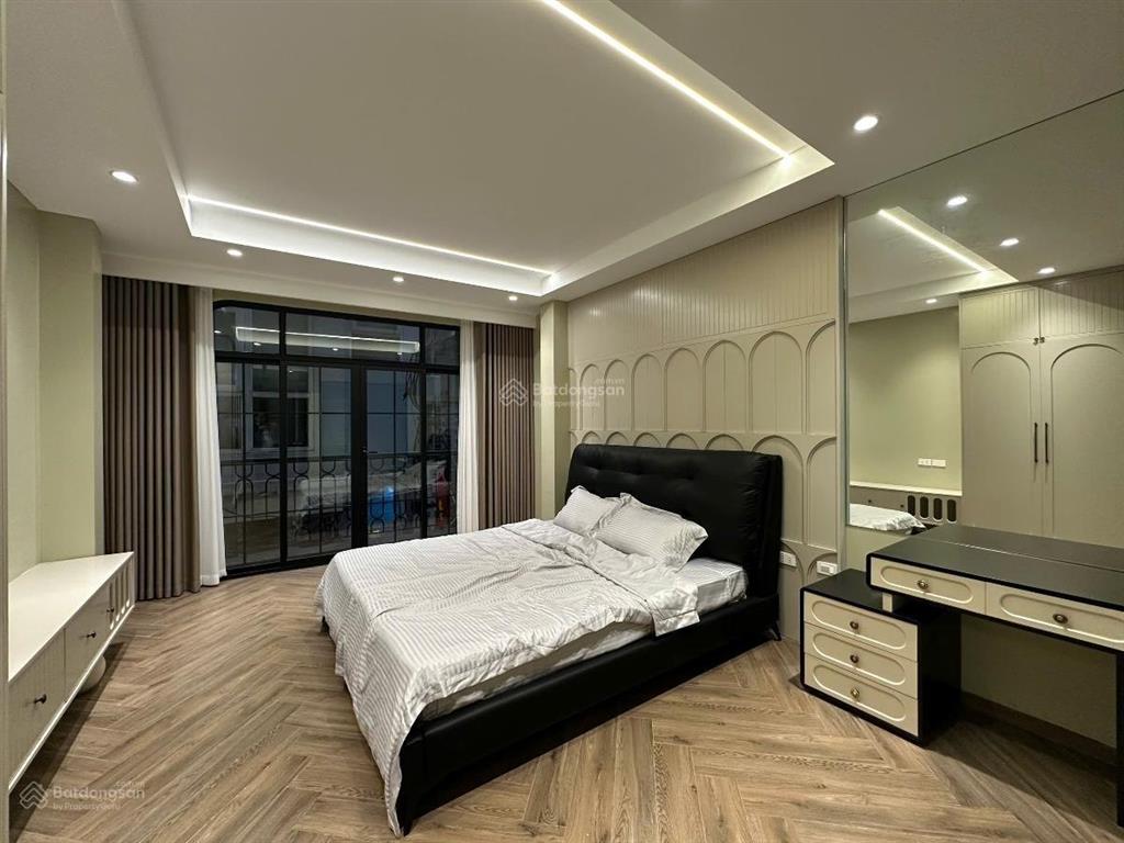 Bán nhà lô góc, otto ngủ trong nhà, độ chàng, quốc oai.dt 90m/2 5 tầngmt 5.5m.giá 7,7 tỷ.