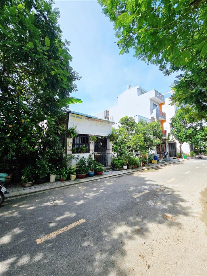 Bán nhà giá 3,1 tỷ, nhà đẹp 56m đường ô tô 8m, sổ riêng, hoàn công đủ, giá cực tốt tại long trường