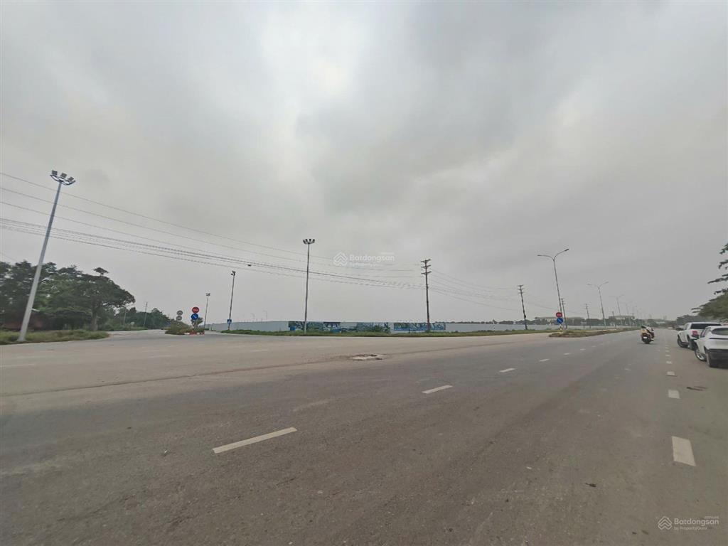 Đất đấu giá mai đình  95m2  mặt đường đôi  đối diện kcn 2