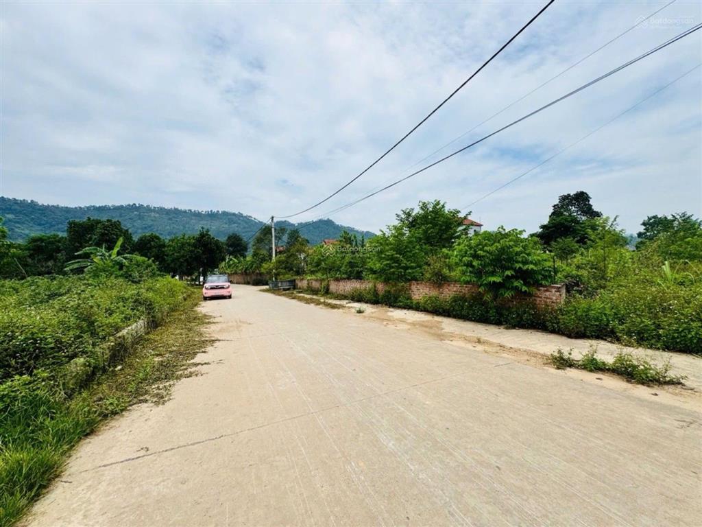 Đất mặt đường 10m tiềm năng 1.371,4m mặt tiền 20m giá chỉ 11 tỷ