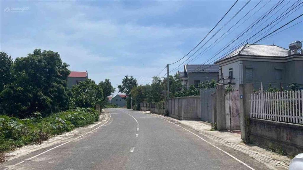 Đất mặt đường 10m tiềm năng 1.371,4m mặt tiền 20m giá chỉ 11 tỷ