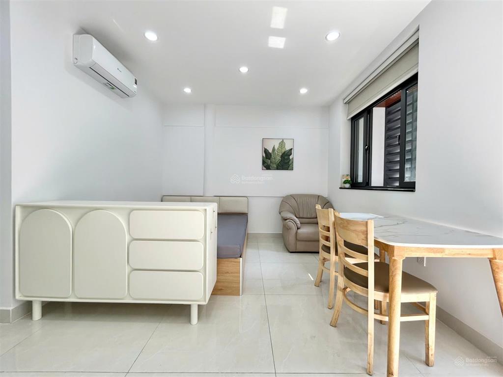 Căn hộ 1pn ban công 41m2 máy giặt sấy riêng full nội thất ngay ngã 4 quận phú nhuận tiện qua q1