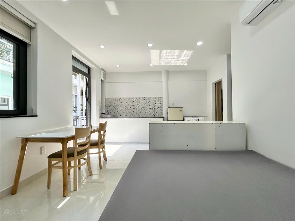 Căn hộ 1pn ban công 41m2 máy giặt sấy riêng full nội thất ngay ngã 4 quận phú nhuận tiện qua q1