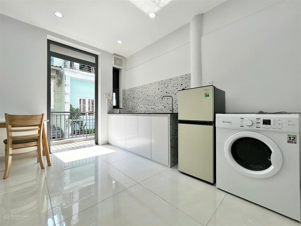 Căn hộ 1pn ban công 41m2 máy giặt sấy riêng full nội thất ngay ngã 4 quận phú nhuận tiện qua q1