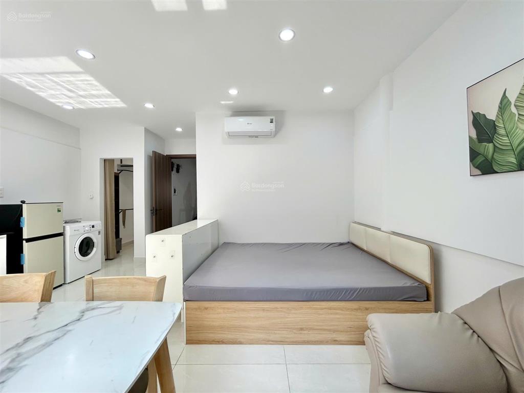 Căn hộ 1pn ban công 41m2 máy giặt sấy riêng full nội thất ngay ngã 4 quận phú nhuận tiện qua q1