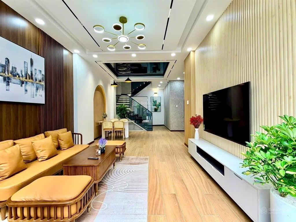 Nhà 3 tầng, 120m2, hẻm xe hơi, tặng full nội thất, gần mặt tiền quang trung, chỉ 10 tỷ x