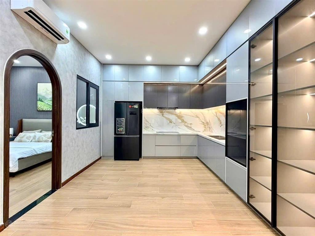 Nhà 3 tầng, 120m2, hẻm xe hơi, tặng full nội thất, gần mặt tiền quang trung, chỉ 10 tỷ x