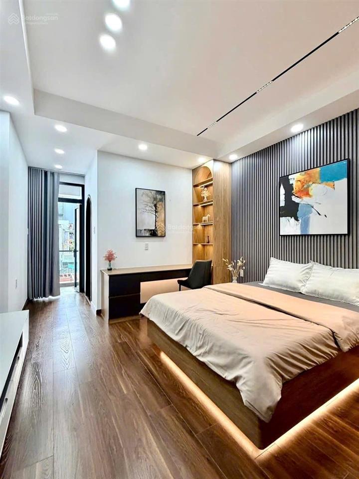 Nhà 3 tầng, 120m2, hẻm xe hơi, tặng full nội thất, gần mặt tiền quang trung, chỉ 10 tỷ x