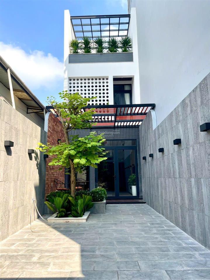 Nhà 3 tầng, 120m2, hẻm xe hơi, tặng full nội thất, gần mặt tiền quang trung, chỉ 10 tỷ x