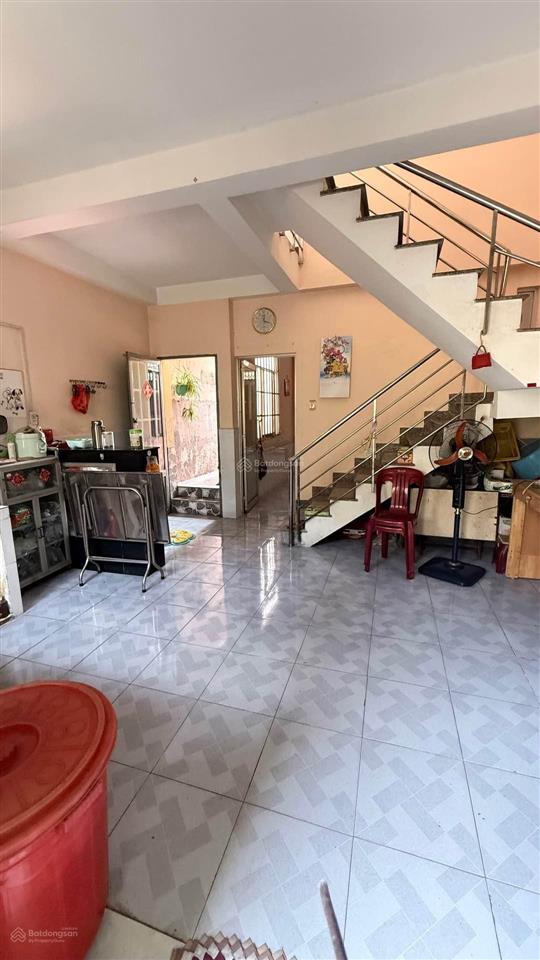 Bán nhà 2 tầng có sân vườn, trần xuân soạn, tân hưng, quận 7, ngang gần 5m, rộng thoáng mát