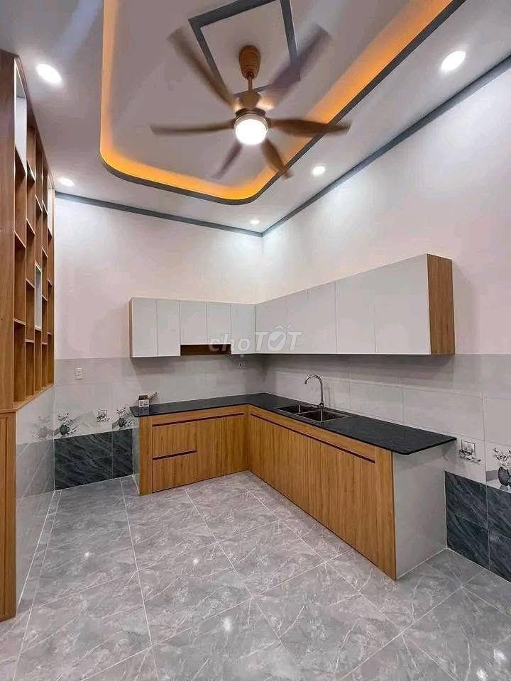BÁN NHÀ MỚI LÃ XUÂN OAI - DT KHỦNG 71M² - HXH - SHR - 4,65 TỶ
