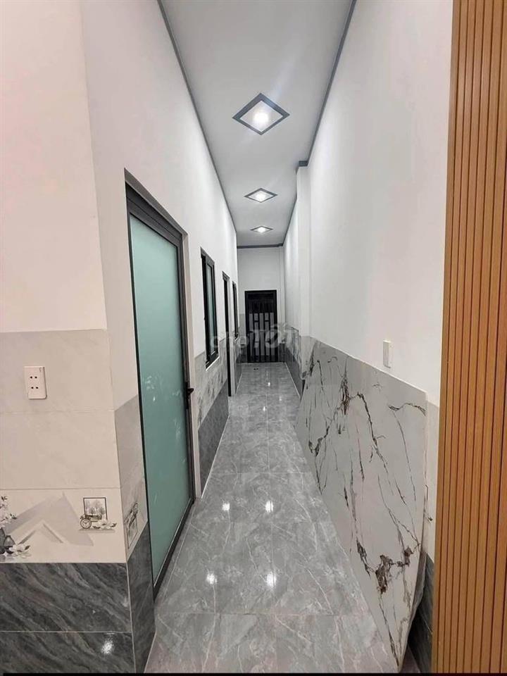 BÁN NHÀ MỚI LÃ XUÂN OAI - DT KHỦNG 71M² - HXH - SHR - 4,65 TỶ