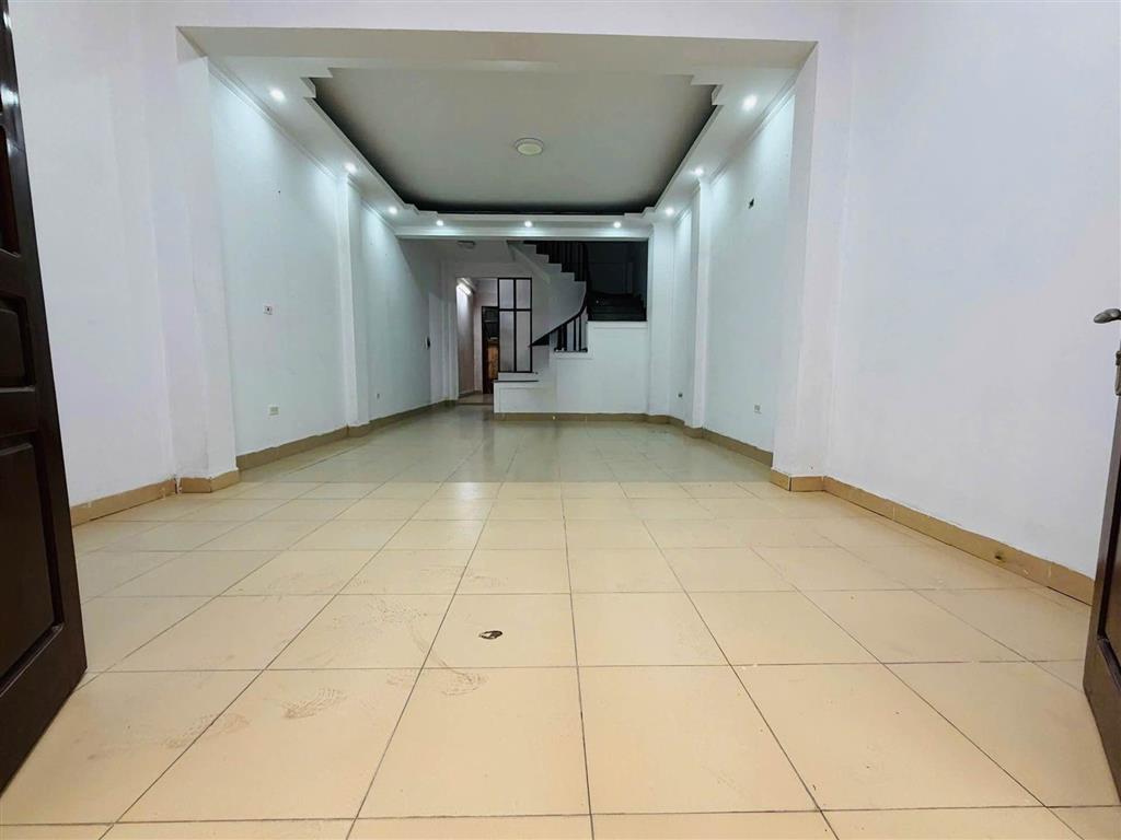 Bán nhà Bồ Đề 10 tỷ gần phố ngõ nông thoáng rộng