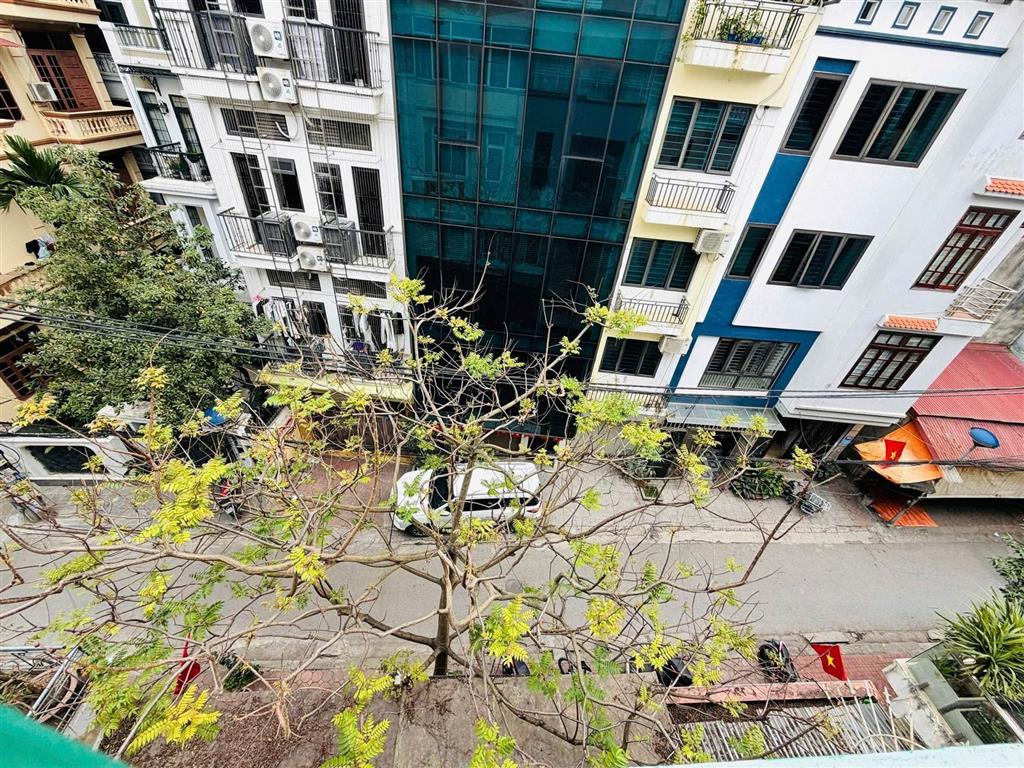 Bán nhà Bồ Đề 10 tỷ gần phố ngõ nông thoáng rộng