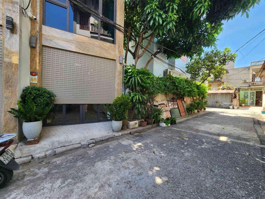 Về quê bán nhà Thạch Bàn 11.6 tỷ 50m ngõ thông sổ đỏ Long Biên