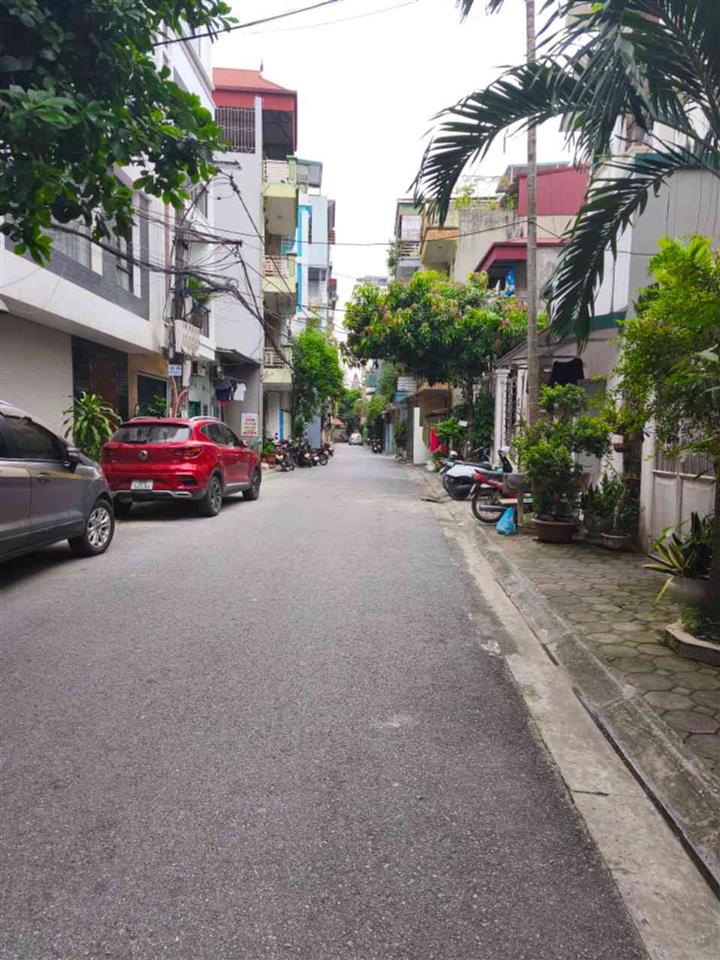 Khu phân lô 918 Phúc Đồng 10 tỷ 40m ô tô vỉa hè đổ cửa